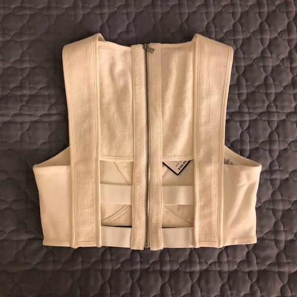 NWT BCBGMaxAzria “Nyella” crop top - Picture 4 of 8